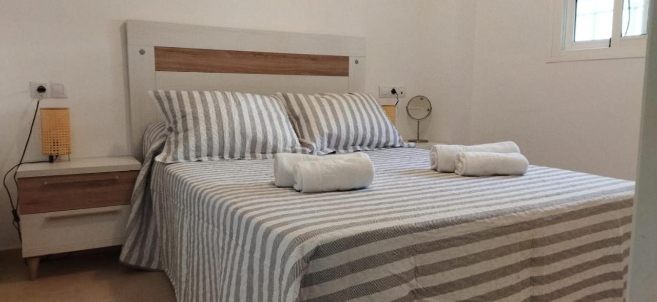 Apartamentos Costa De La Luz Playa Рота Екстер'єр фото