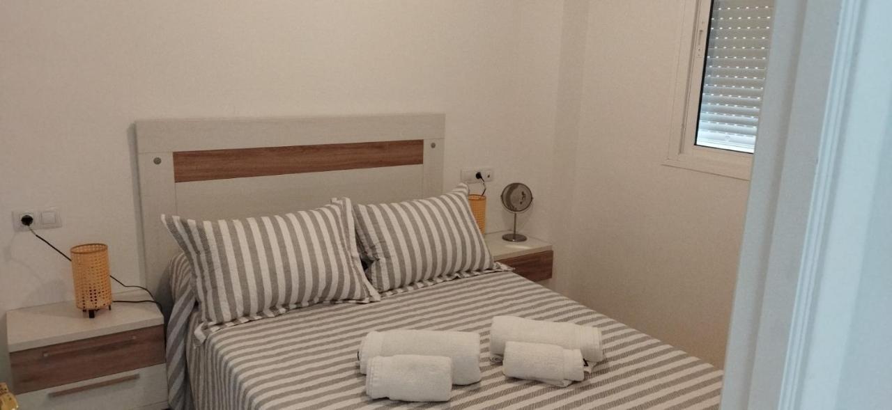 Apartamentos Costa De La Luz Playa Рота Екстер'єр фото